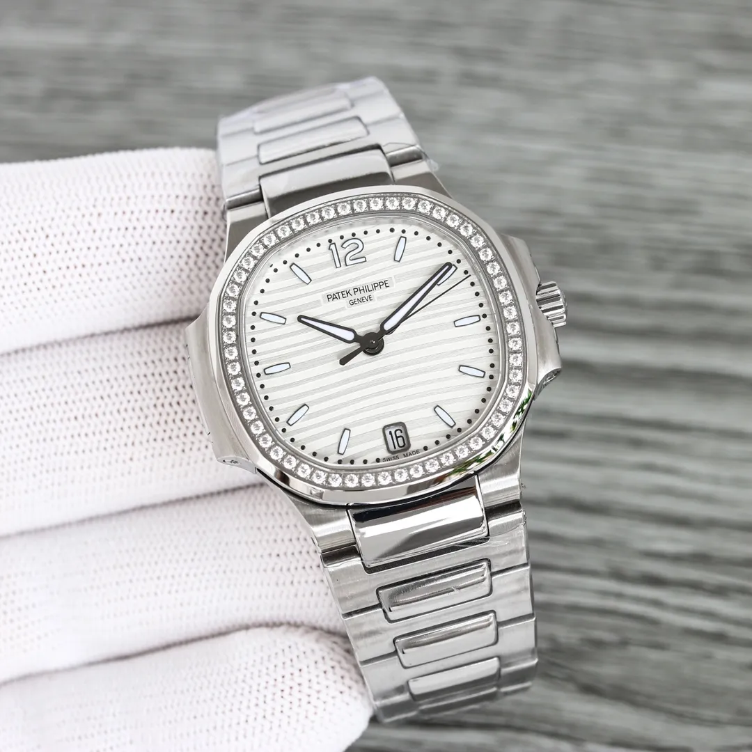 【Top Replica】💰5300! 【PATEK PHILIPPE】Superb work! ! ! Patek Philippe PP’s sporty and elegant Nautilus women’s watch PP14236 is here! R69 details: 1⃣️ Equipped with a customized version of 9015 machine-modified Cal.324sc automatic movement, with a kinetic energy storage of 45 hours and a vibration frequency of 28800 per hour. 2⃣️316L customized ergonomic watch strap! 3⃣️The size of the watch is 35.2MM, consistent with the original. 4⃣️Inlaid with 56 Swarovski crystal diamonds, the number of genuine diamonds is consistent. 5⃣️Double-sided anti-glare sapphire crystal glass. 6⃣️The literal color and luster are consistent with the original product. "No one can own a Patek Philippe, it's just for the next generation." Elegant and majestic, it perfectly interprets the fashion taste of working women, and it is elegant yet powerful and domineering. Ingenious masterpiece, welcome your tasting! #Nautiluswomen